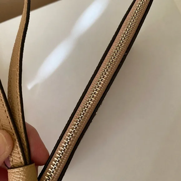 Coach glitter wristlet - Picture 4 of 5